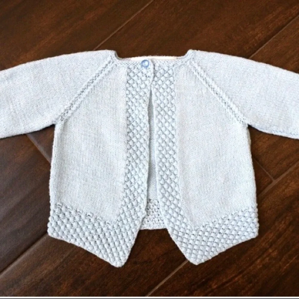 Handknitted  Baby Cardigan Sweater Baby blue w/One  Button Raglan sl. 3-… - Picture 2 of 7